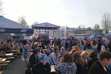 Новая Ладога открывает туристический и фестивальный сезон в Ленинградской области: сегодня здесь стартует гастрономический праздник «Корюшка идёт!».